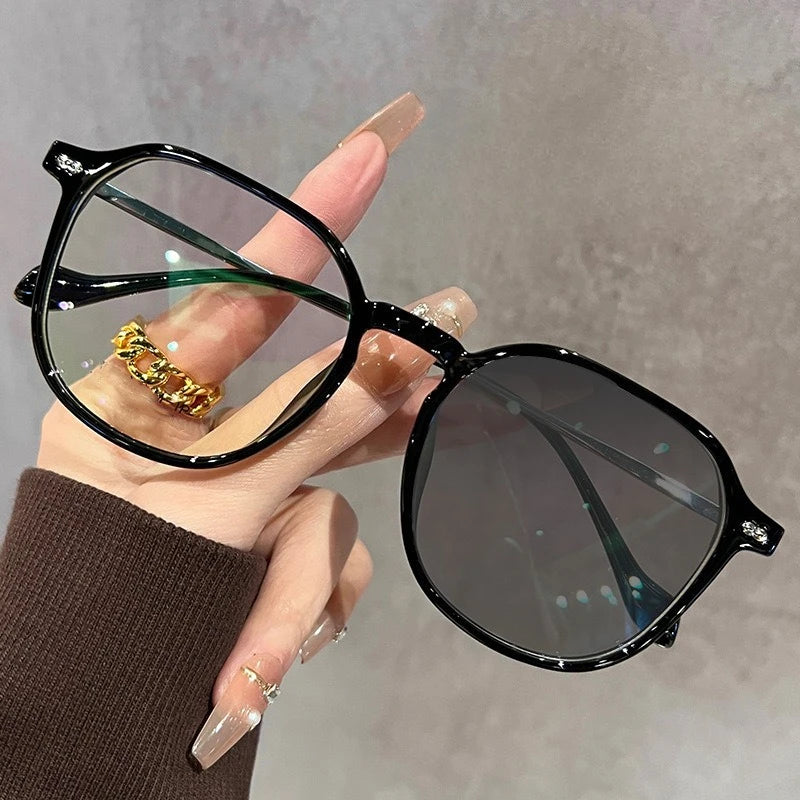 Fashion Cat Eye Photochromic Myopia Glasses for Women Outdoor Color Changing UV Protection Sunglasses Travel Driving Eyeglasses