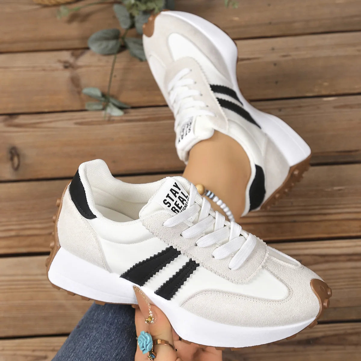 Spring Thick Bottom Women Sneakers 2026 New Casual Patchwork Leather Sneakers Women Outdoor Casual Comfortable Shoes Ladies Shoe