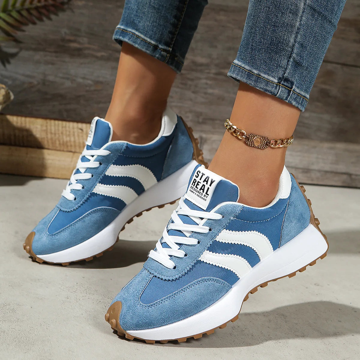 Spring Thick Bottom Women Sneakers 2026 New Casual Patchwork Leather Sneakers Women Outdoor Casual Comfortable Shoes Ladies Shoe