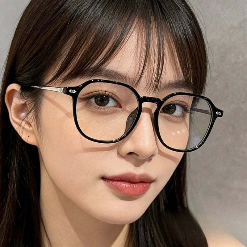 Fashion Cat Eye Photochromic Myopia Glasses for Women Outdoor Color Changing UV Protection Sunglasses Travel Driving Eyeglasses